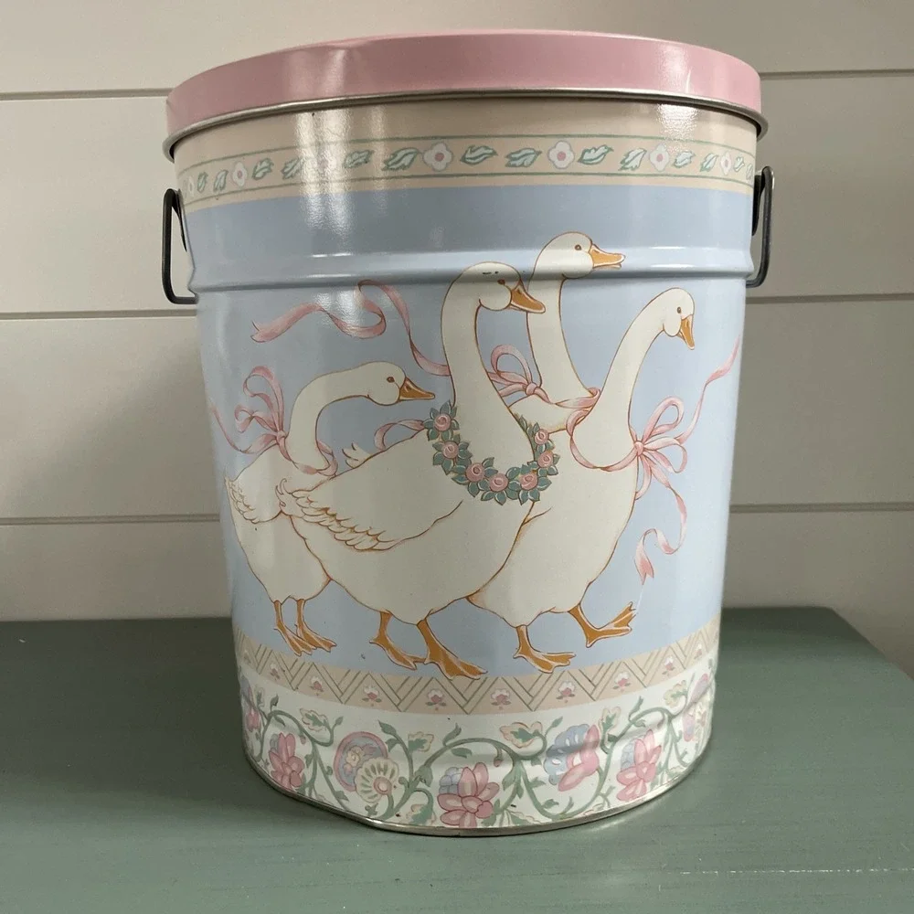 VTG  80s/90s Mother Goose Duck Metal Trash Can Bin Tin With Lid Handles Cottage